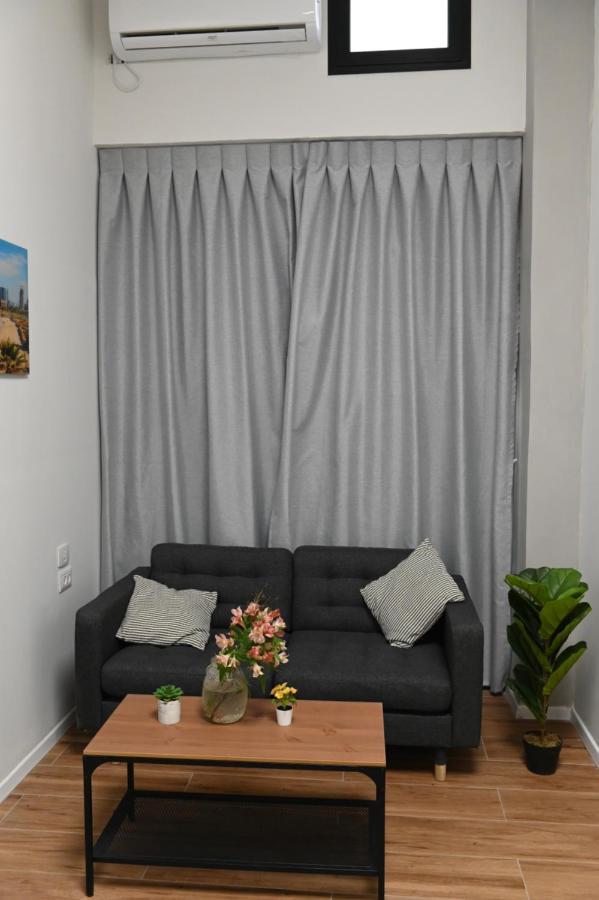 Kalvin By Levinsky Market Apartment *